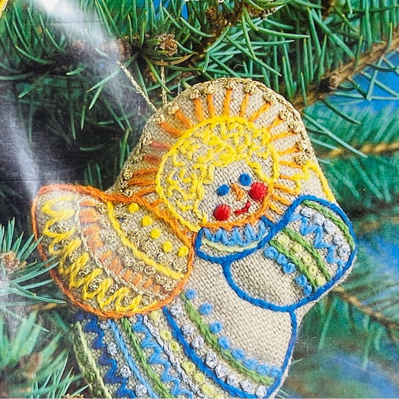 Vintage 1978 Crewel kit Christmas ornaments Angel and Star #7860 Columbia miner - Picture 2 of 10
